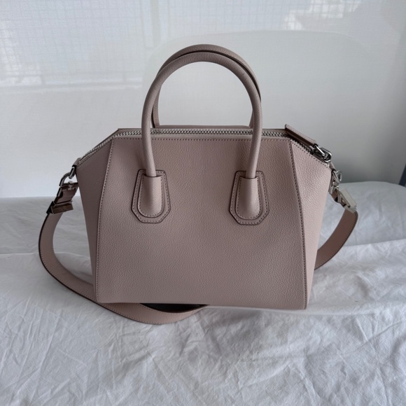 Sugar Goatskin Antigona Small Nude Pink with Silver Hardware - Picture 5 of 12
